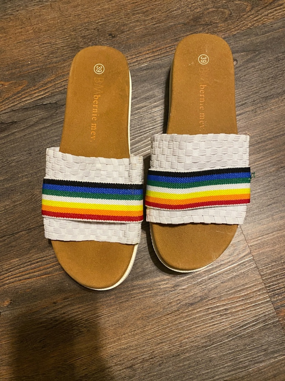 Size 39 womens rainbow sandal slides
